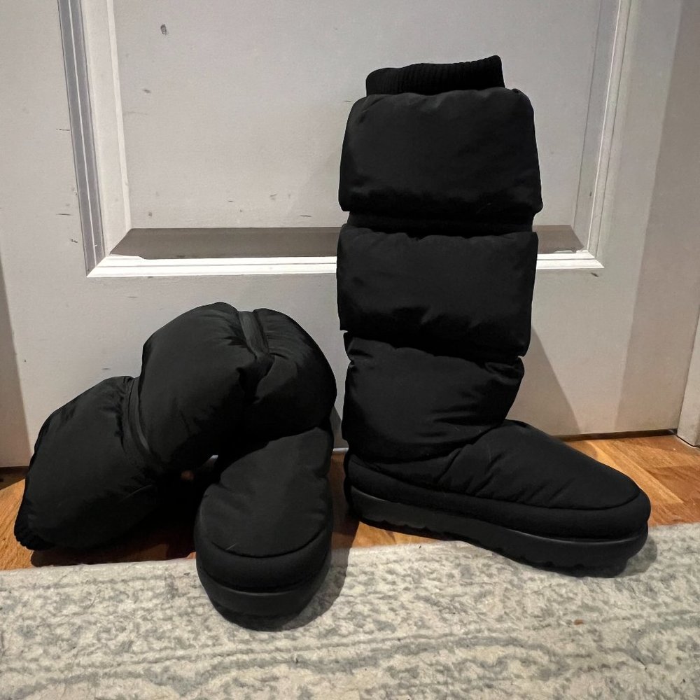 NWOT UGG Maxi Ultra Tall Boot